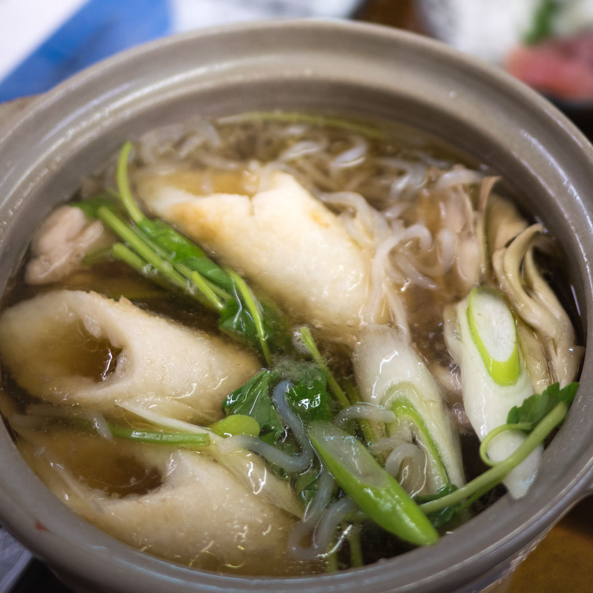 秋田と言えばキリタンポ鍋　肉厚の舞茸と比内鶏の出汁が美味い