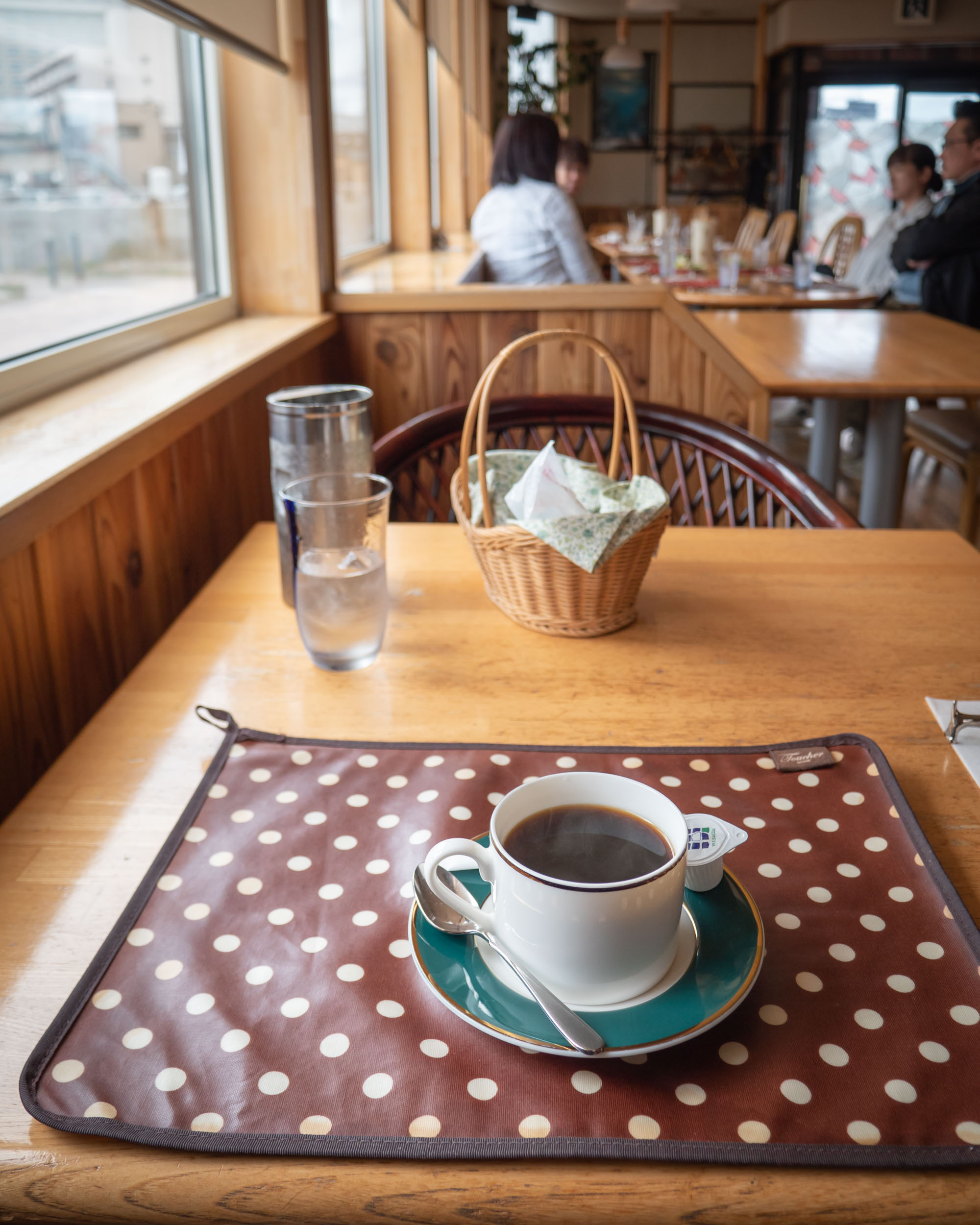 函館市湯の川の洋食店「エル・アペティ」　食後のコーヒー　DMC-GX8 + LEICA DG 12-60mm